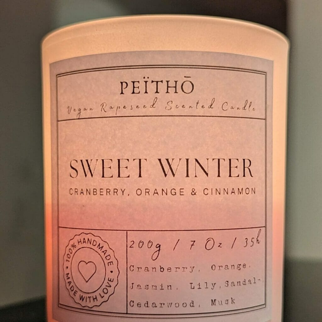 Peitho-Perfumes.ScentedCandles_ Petho candle sweet winter - cranberry orange cinnamon infused with molecular perfume.